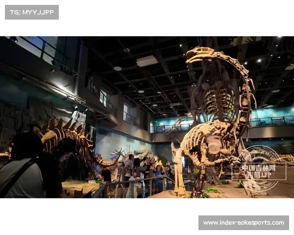 曼联历史魅力激发热潮 博物馆迎来球迷参观高峰 曼联历史魅力激发热潮 博物馆迎来球迷参观高峰