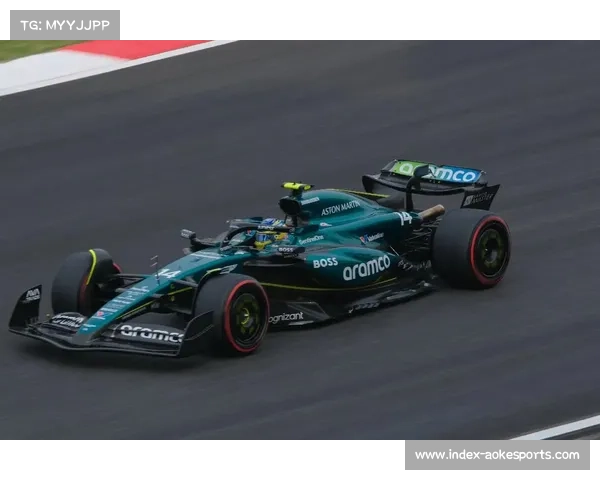 中国站周冠宇超越马格努森,主场观众欢呼响彻上海赛场 中国站周冠宇超越马格努森,主场观众欢呼响彻上海赛场