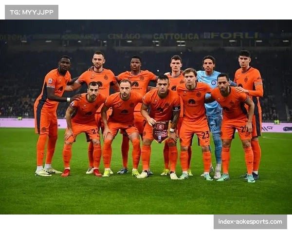 萨勒尼塔纳新帅首训，重点演练4-4-2防守阵型